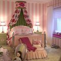rosa gröna och vita flickor sovrum