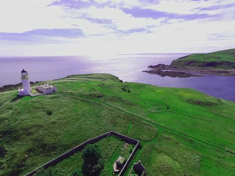 Little Ross Island - Galbraith - vuurtoren en wachtershuisje