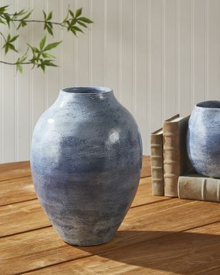 Каспијска керамичка ваза