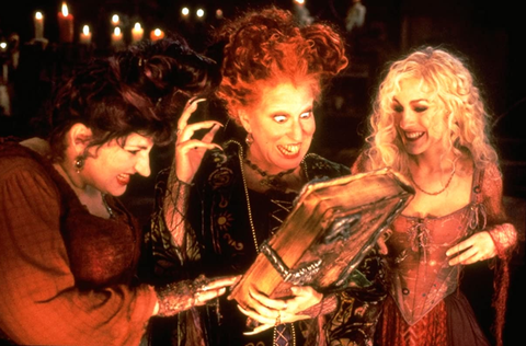 เบตต์ มิดเลอร์ เคธี นาจิมี และ ซาร่าห์ เจสสิก้า ปาร์กเกอร์ ใน hocus pocus