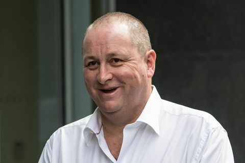 Le patron de Sports Direct, Mike Ashley, comparaît devant la Haute Cour pour un accord bancaire présumé de 15 millions de livres sterling