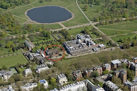 Außenansicht des Gebäudes und Kensington Palace und Garten, Luftbild