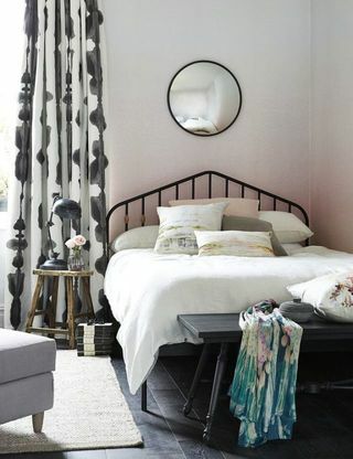 美しいベッドルーム-ピンク-オンブル
