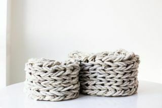 Arm Knit Basket para vasos de plantas por Anne Weil