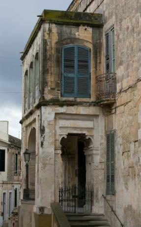 valletta, malta 26. november villa Guardamangia välisilme on näha 26. novembril 2015 vallettas, malta villa äärelinnas Vallettast, mis on lagunenud, on ainus maja väljaspool Ühendkuningriiki, kus Briti monarh on elanud kuningannas. kinnisvara, kui tema abikaasa, Edinburghi hertsog, asus Maltal teenindava kuningliku mereväe ohvitseri fotoga, mille tegi matt cardygetty pilte