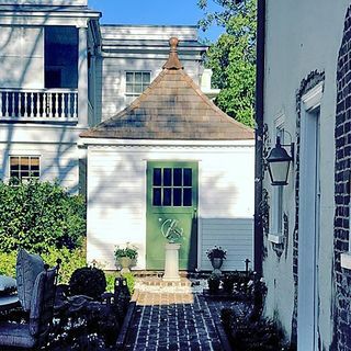o casă din spatele hillbrook din Charleston