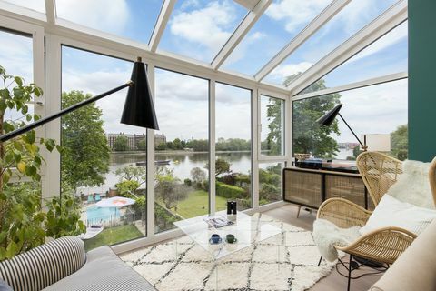 pool med udsigt over Themsen til salg