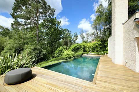 nemovitost s nekonečným bazénem na prodej v Berkshire