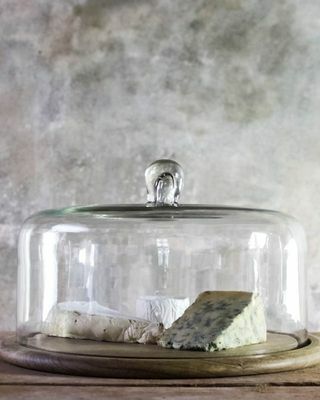 Рециклиран стъклен купол за торта