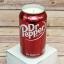 Deze Dr Pepper-kaars ruikt precies naar de drank en wordt geleverd in een echt blikje