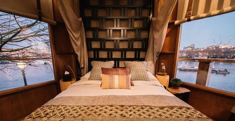アフリカの樹上の家の寝室