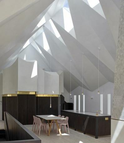 建築家Craftworksによって設計されたサザークのチャペルは、ロンドンで最高の新しい家の拡張を受賞しました