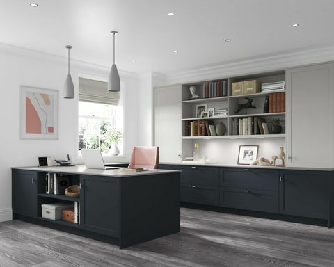 Wickes laiž klajā aprīkotas virtuves ar iebūvētiem galdiem, lai palīdzētu jums izveidot savu biroja telpu