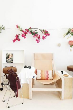 Bijela, ružičasta, soba, namještaj, proizvod, dizajn interijera, grana, cvijet, stol, biljka, 