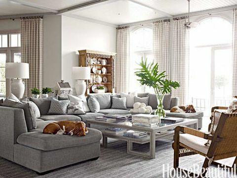 sofá de chenilla gris