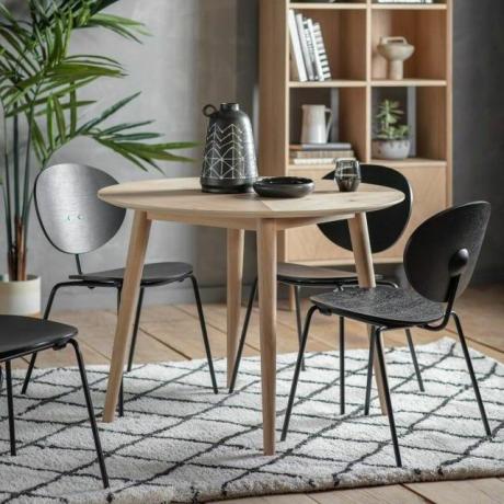 Odette 4 Seater Round Oak Dining Table di Natural