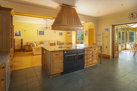 Wood House - Devon - Savills - bucătărie - Fotografie cu imagine originală