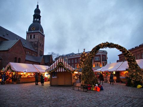 Un mercado navideño en Riga