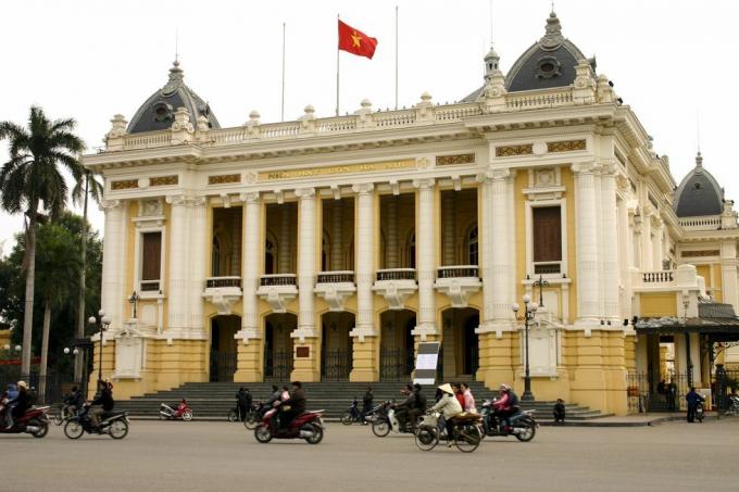 il teatro dell'opera di hanoi è stato costruito dal coloniale francese