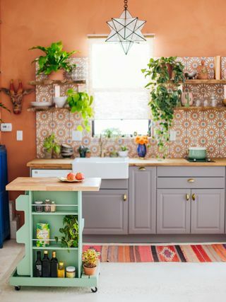 Zelená, izba, kuchyňa, nábytok, nehnuteľnosť, tyrkysová, interiérový dizajn, stena, podlaha, oranžová, 