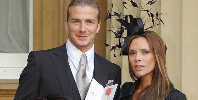 le capitaine anglais David Beckham reçoit son obe