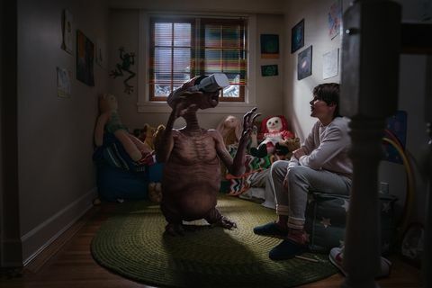 스카이, E.T가 등장하는 2019년 크리스마스 광고 공개