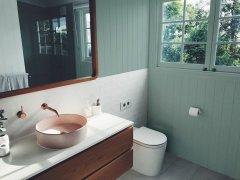 salle de bain verte, couche de peinture de salle de bain à hamilton