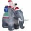 Puedes comprar un césped inflable de Papá Noel en un elefante
