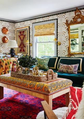 colleen bashaw familiekamer rood tapijt