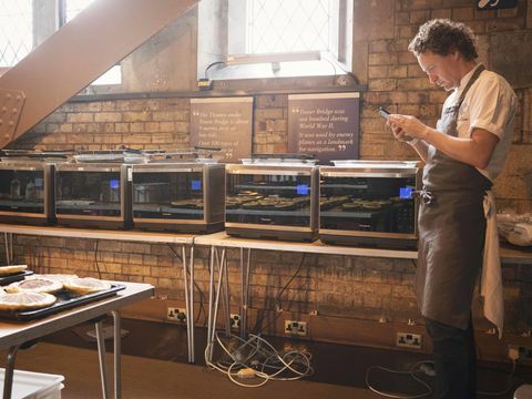 Tom Kitchin teeb süüa Tower Bridge'i kõnniteel, kasutades ainult Panasonicu kombineeritud mikrolaineid 2