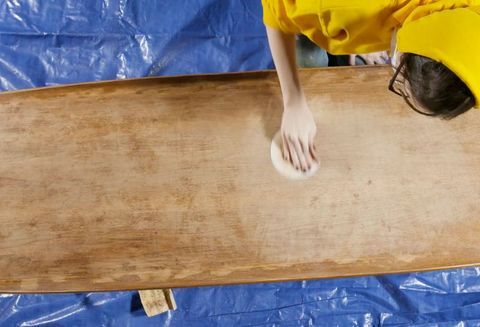 cum să pătați mobilierul din lemn