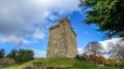 Малък замък за продажба в Шотландия е една от най -познатите забележителности в Южен Ланаркшир