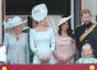 Meghan Markle liittyy prinssi Harryen, Kate Middletoniin ja kuninkaalliseen perheeseen ensimmäistä kertaa värillisen parvekkeen ulkonäössä