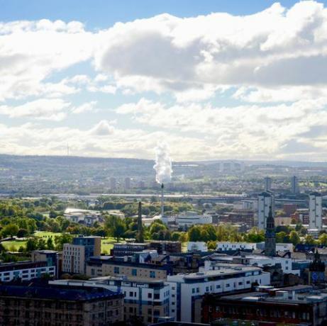 Die Skyline von Glasgow mit Blick auf Glasgow Green
