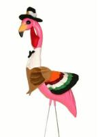Je kunt niet in een kippenstemming zijn na het zien van deze Thanksgiving-flamingo's