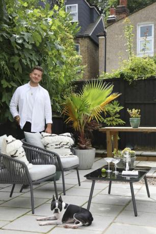 dél-londoni viktoriánus otthon kerti bútor terasz kutya hátsó udvar