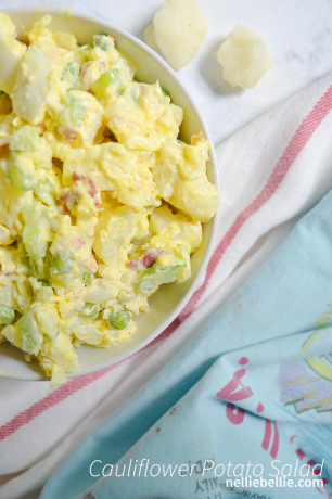 < p> Orada patates olmadığına yemin ederiz!</p>< p> Tarifi < a href=" adresinden alın. http://www.nelliebellie.com/cauliflower-potato-salad-recipe/"> Nellie Belli</a>.</p>