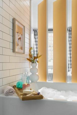 kamar mandi di tempat persembunyian 'restore' homegoods di new york city