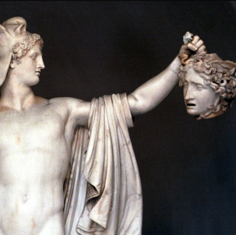 Pērsija un Medūzas statuja