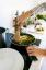 Apa tren makan 'tambal sulam' dan bagaimana pengaruhnya terhadap rumah tangga?