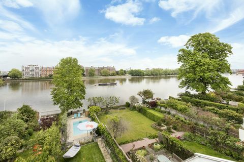 bazén s výhledem na řeku Temži na prodej