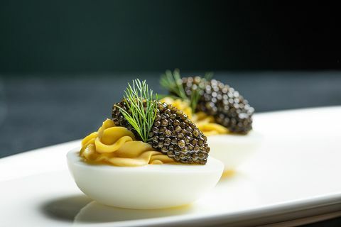 thomas keller regiis ova caviar champagne lounge napa slėnis