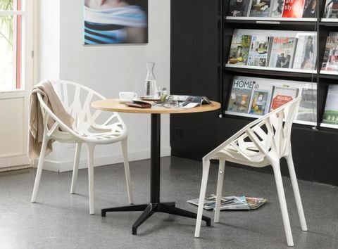 Mēbeles, galds, krēsls, rakstāmgalds, istaba, plaukts, interjera dizains, kafijas galdiņš, materiāls, datora galds, 