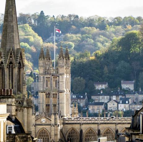 Kilátás a hagyományos egyházi apátságra Bath Angliában