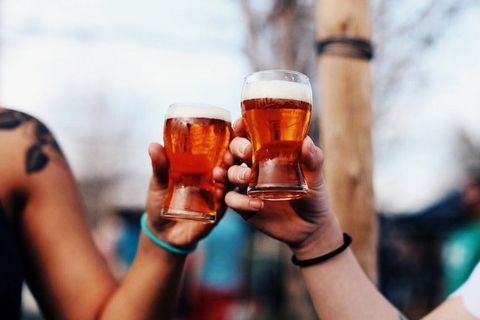 Алкохол, пиће, пиво, ручно, алкохолно пиће, пиће, пивско стакло, дестиловано пиће, прст, ликер, 