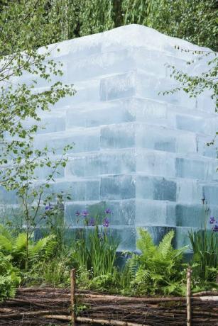 chelsea çiçek gösterisi 2022 john warland sanctuary garden tarafından tasarlanan bitki adamının buz bahçesi