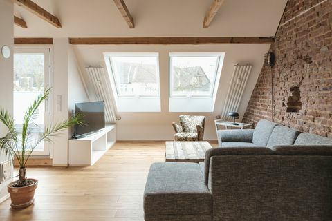 Modern oturma odası çatı katı dönüşümü