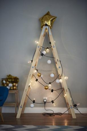 Kerstboom gemaakt van ladder