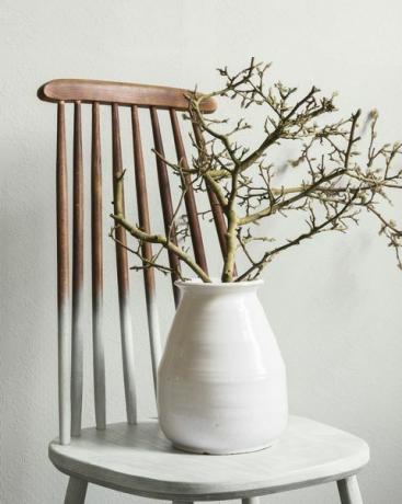 stol målad med dulux snabbtorkande satinträ, gåsvit