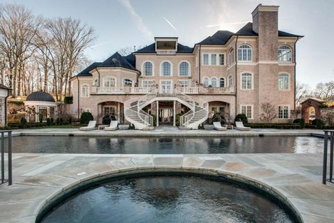 Kelly Clarkson Tennessee Mansion